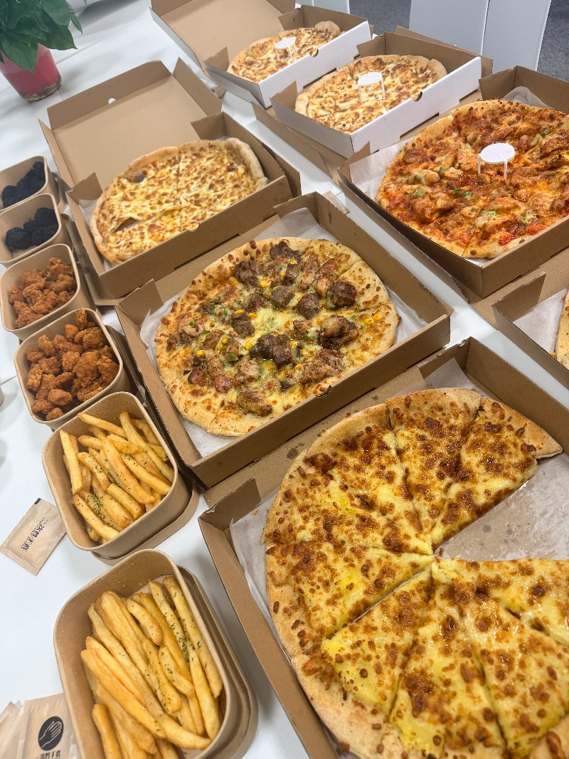 Dagens lyckonivå har överskridits! Företags pizzafest